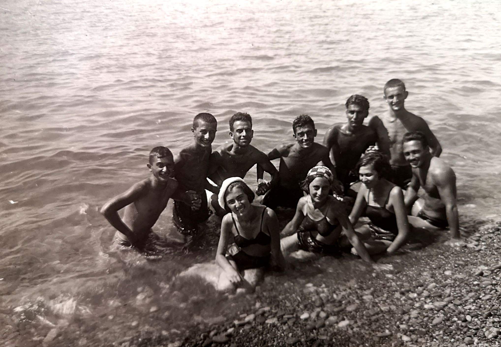 Друзья Наума Спектора у моря