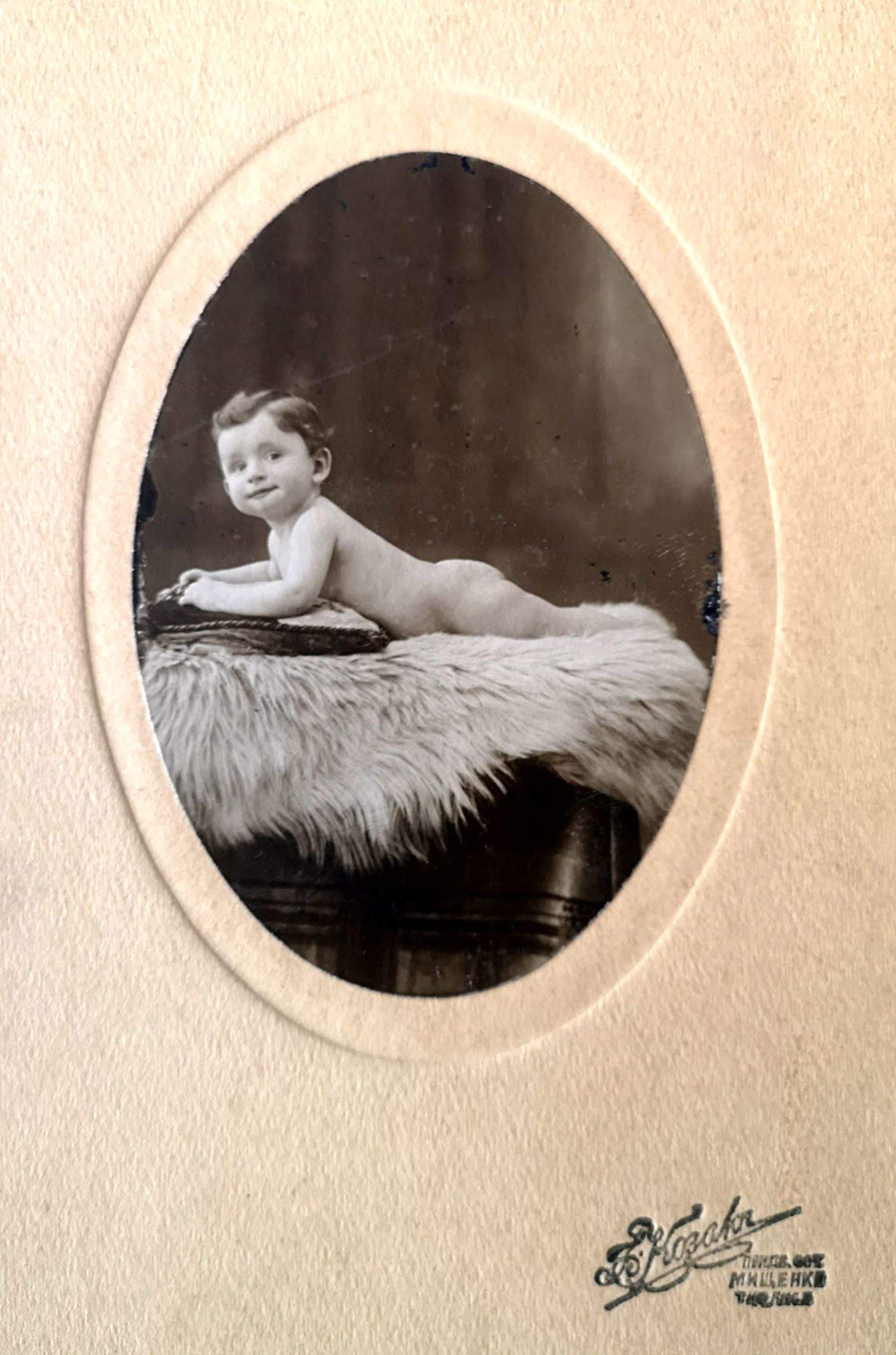 Наум Спектор в раннем детстве, Тбилиси, начало 1920-х