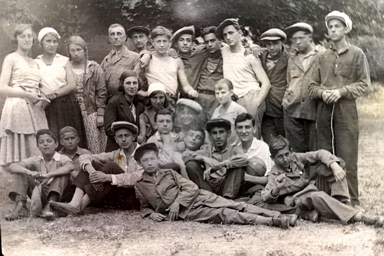 Молодёжная компания, 1930-е годы